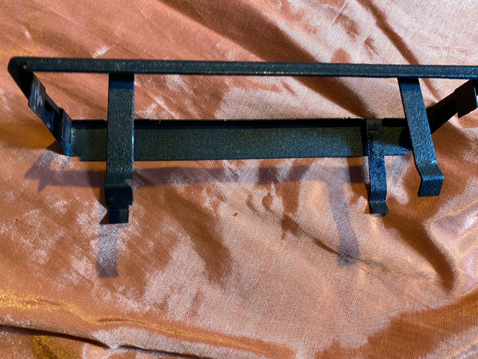 VINTAGE CAR RADIO MOUNTING – MODEL UNKNOWN