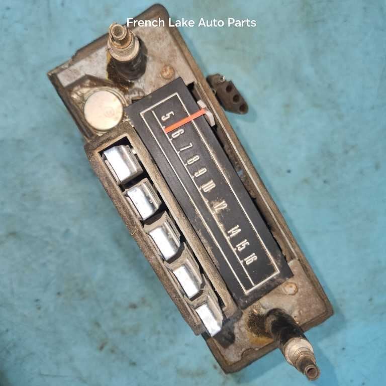 FORD PUSH BUTTON RADIO FOR PARTS OR REPAIR FITS 1965 LINCOLN 1227694