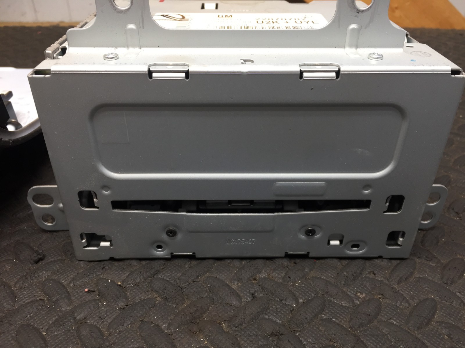 2010-2012 Chevrolet Camaro SS OEM Factory Stereo Head Unit Screen Radio #2 8212