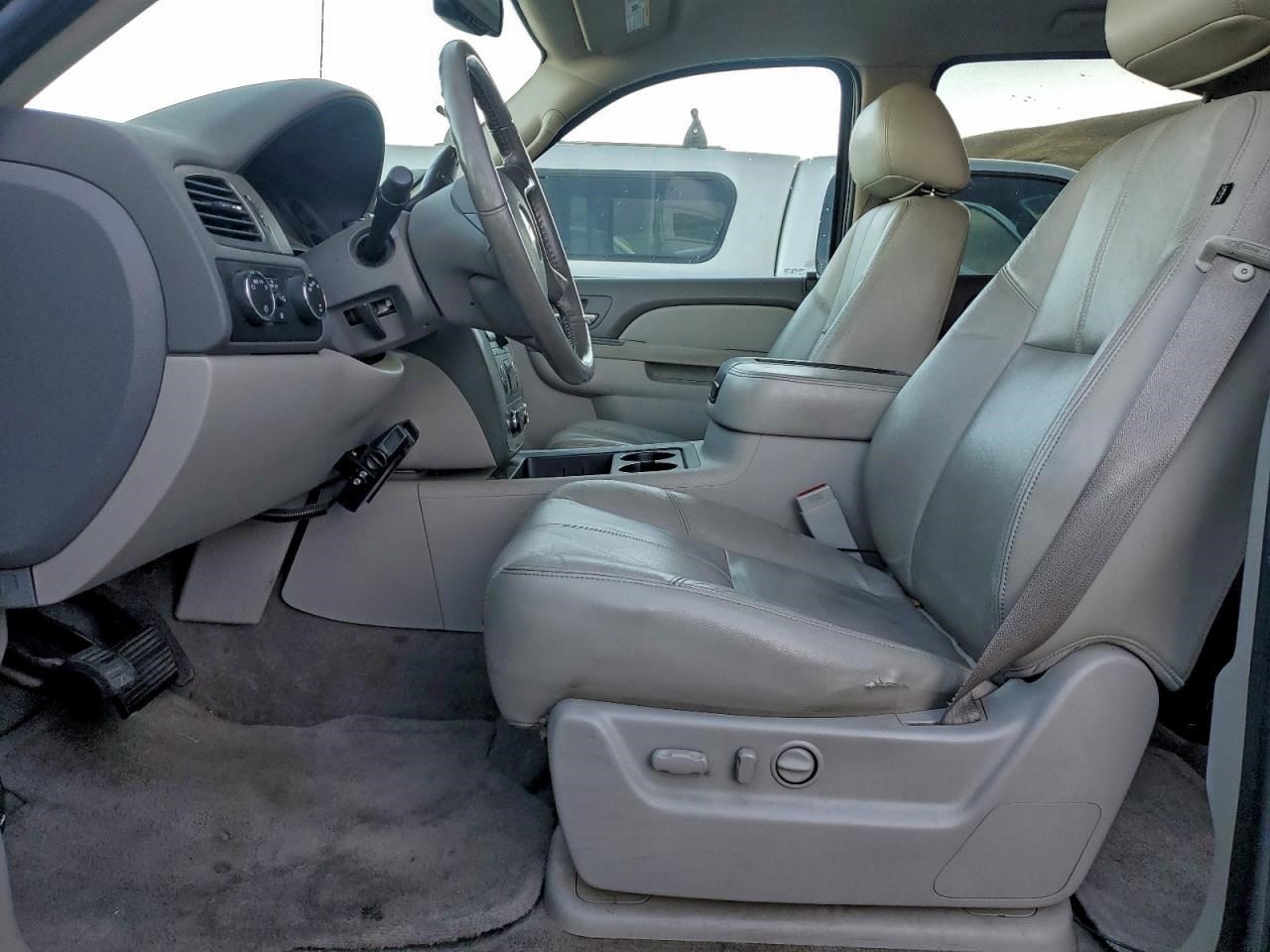 Audio Equipment Radio AM-FM-CD-MP3-USB Fits 11-21 EXPRESS 2500 VAN 31858601