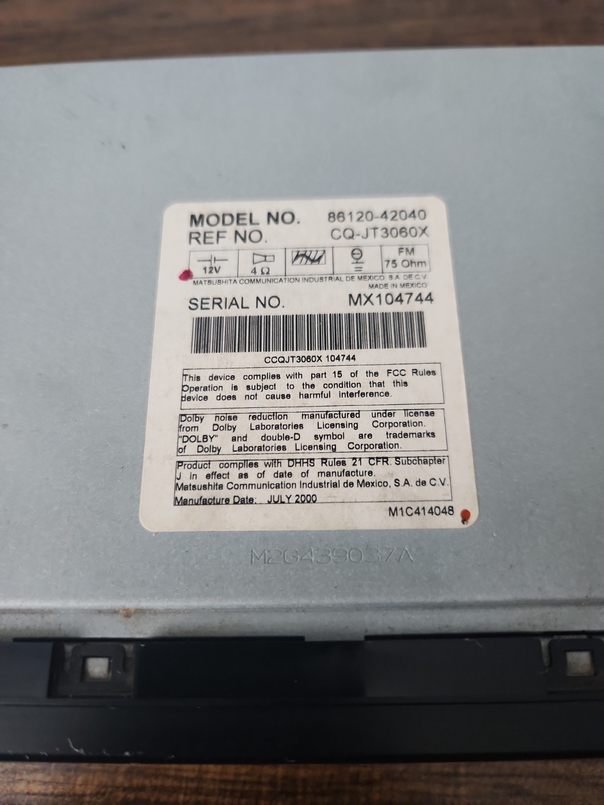 2001: Toyota RAV4 – AM/FM Radio Receiver CD Player Cassette – A56818 86120-42040