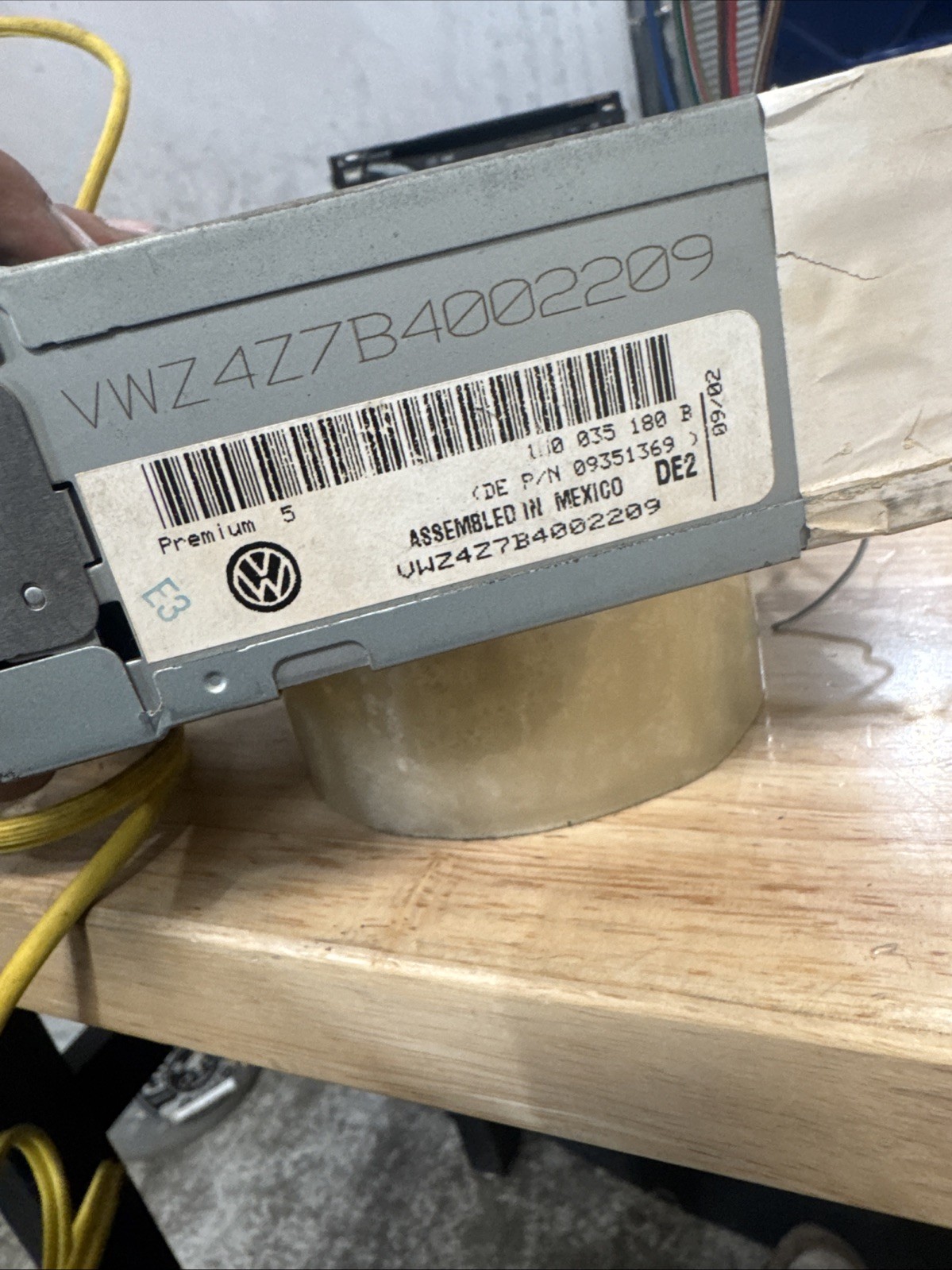 VW Volkswagen OEM Factory 12v Stereo Radio