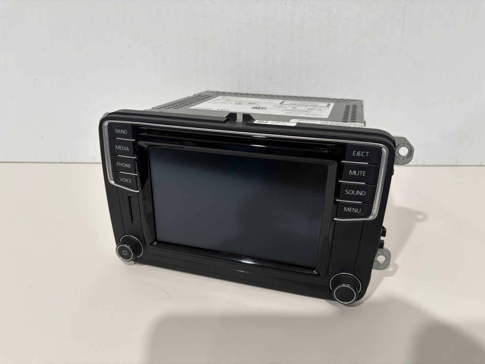 16-17 VW JETTA PASSAT CD RADIO INFORMATION DISPLAY TOUCH SCREEN # 5C0 035 200
