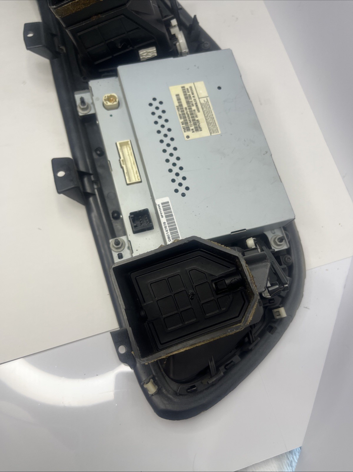 2013-2016 Dodge Dart 8.4” Uconnect Radio Display Screen 05091143AE OEM