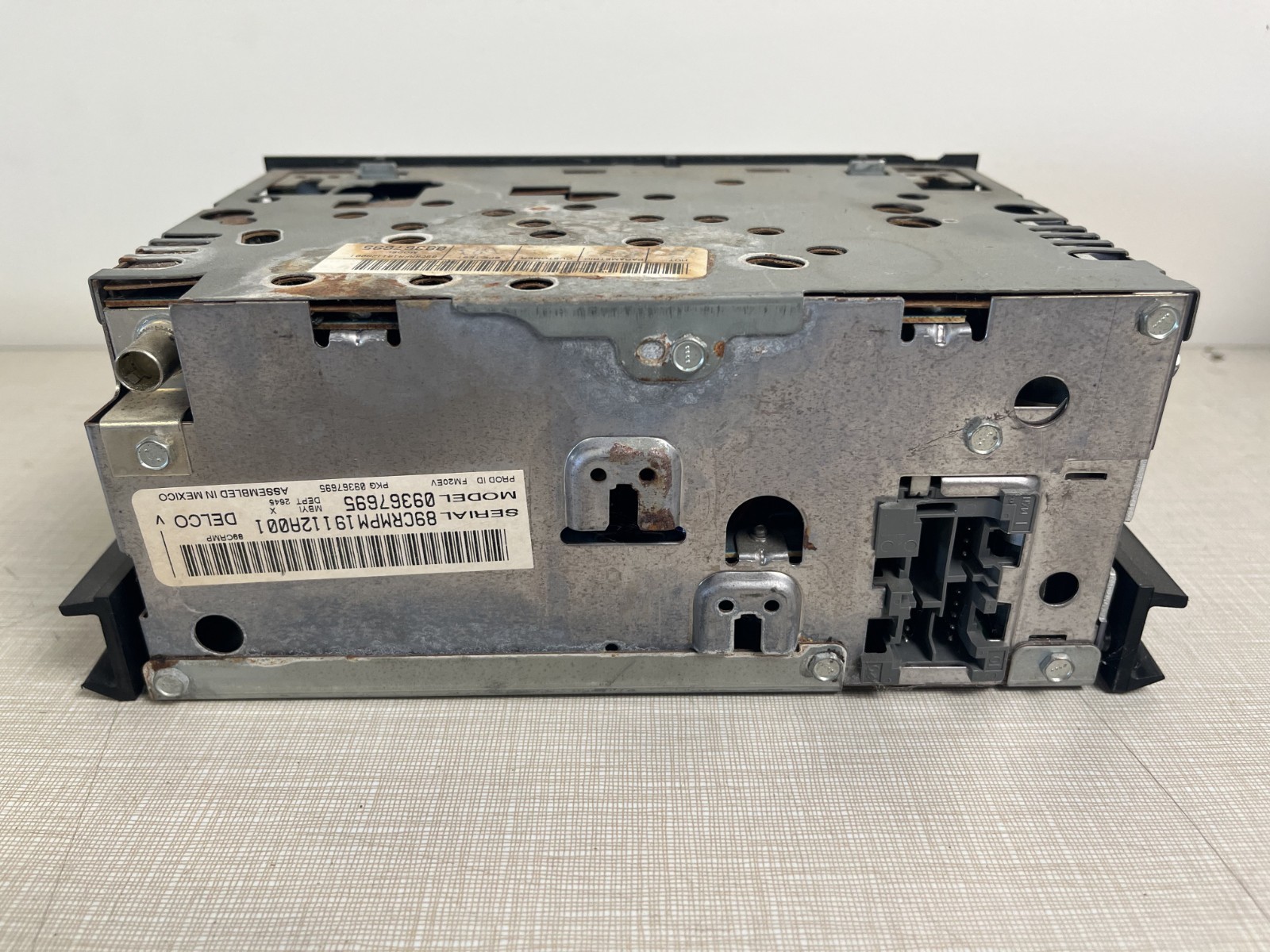 Chevy GMC Silverado Sierra Astro Tahoe AM FM Radio Receiver OEM 09367695