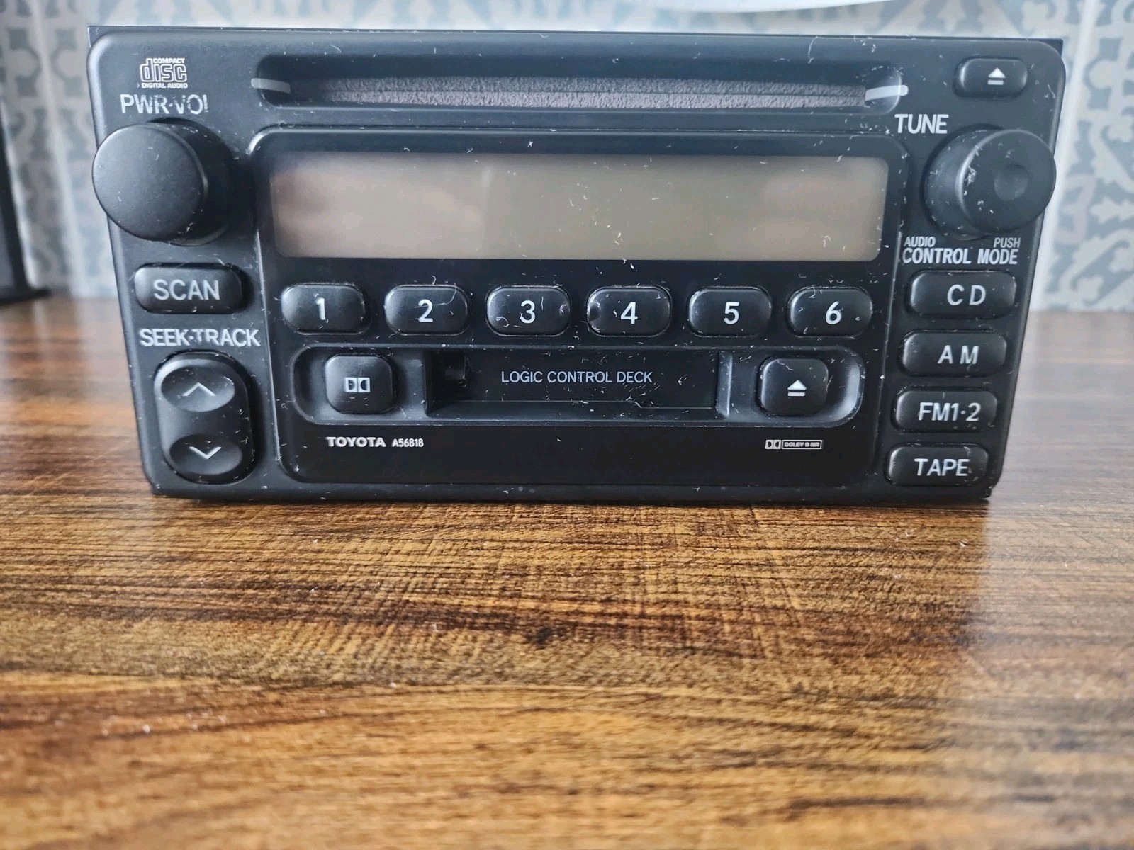 2001: Toyota RAV4 – AM/FM Radio Receiver CD Player Cassette – A56818 86120-42040