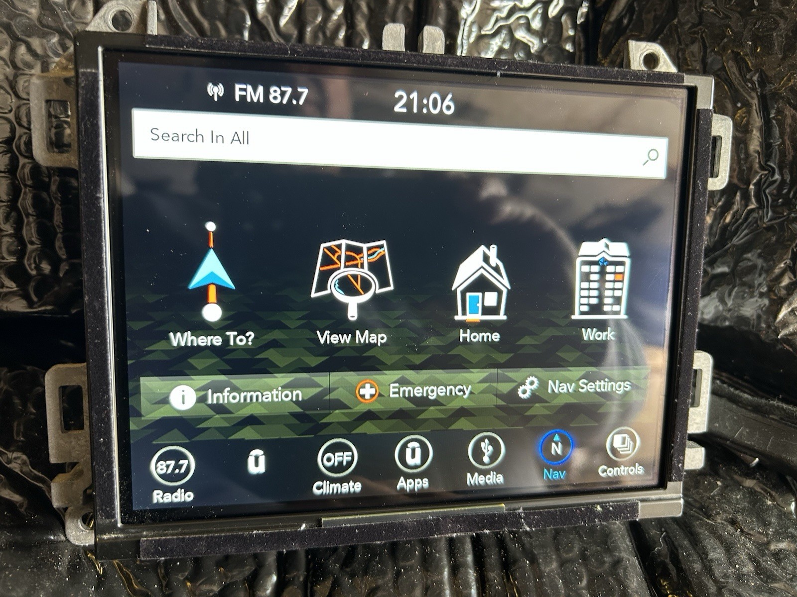 2018-2019 Jeep Wrangler Uconnect 8.4″ Navigation Radio With Surround 18 19 8”
