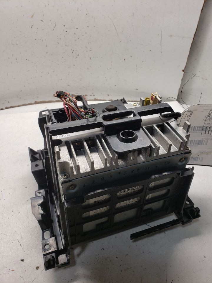 2003-2009 Volkswagen Golf Radio VIN J 8th Digit Includes City OEM 1469650