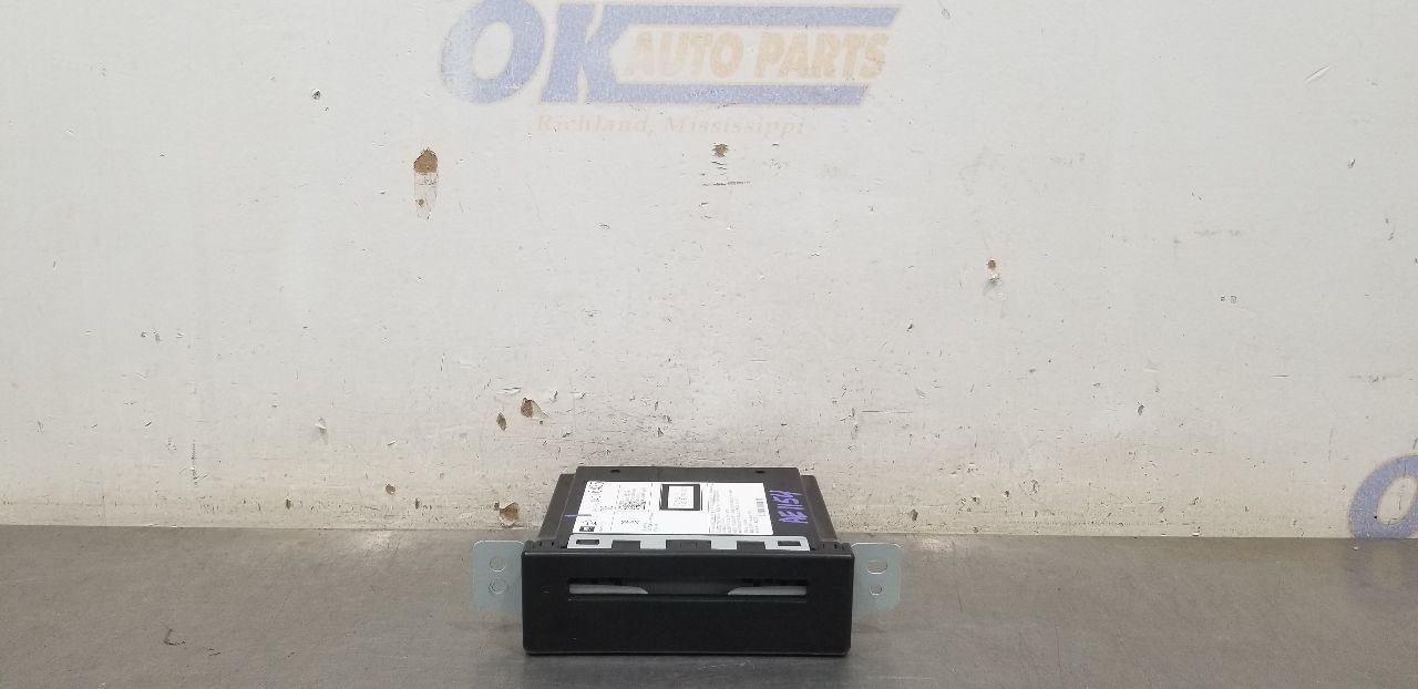 18 GMC SIERRA DENALI 1500 6.2L RADIO AUDIO DISC PLAYER OPT TG5 84016435