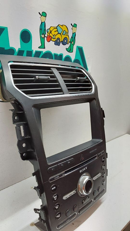 2017 Ford Explorer Radio Assembly W/ Temp Controls