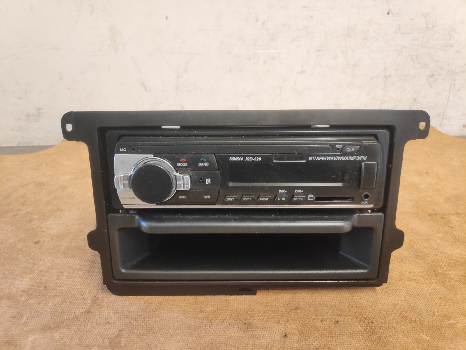 RADIO CD PLAYER STEREO HEAD UNIT MP3 MP4 SD CARD BLUETOOTH USB