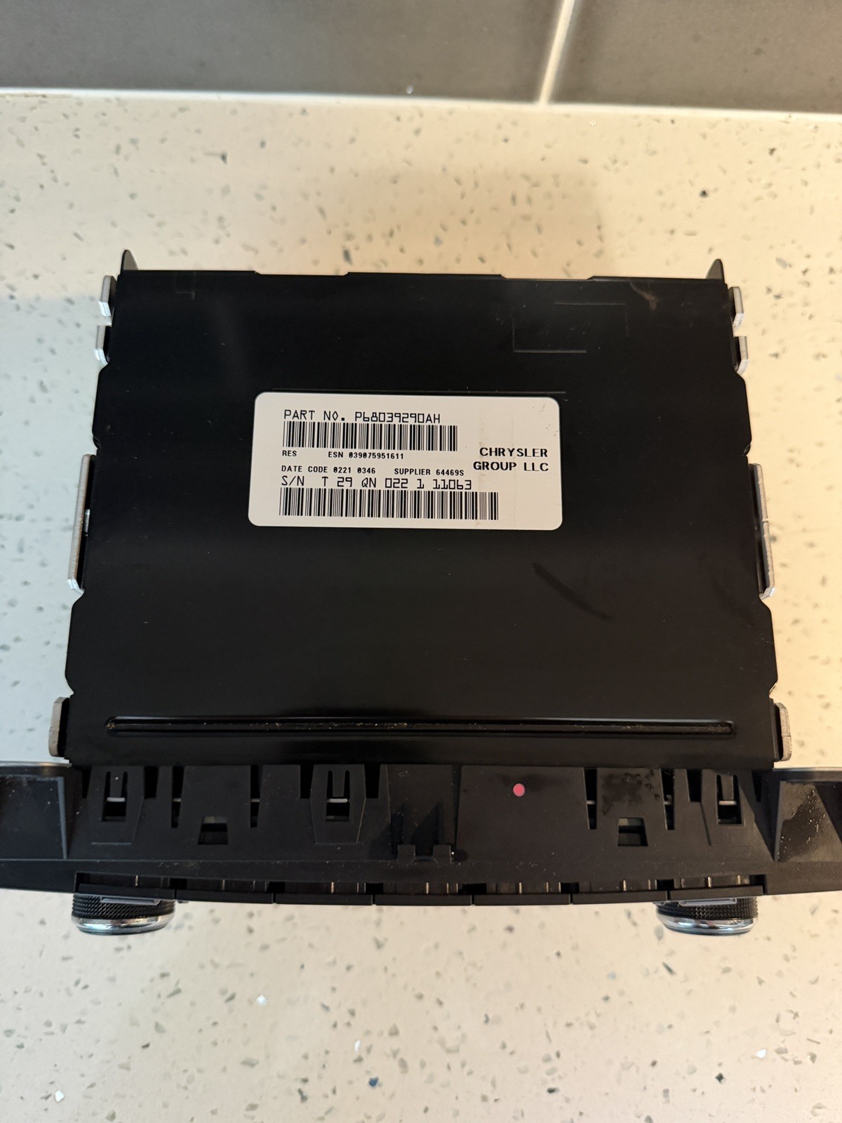 2007-2014 Dodge Chrysler Jeep Wrangler OEM Radio Stereo CD AUX AM FM P68021161AD