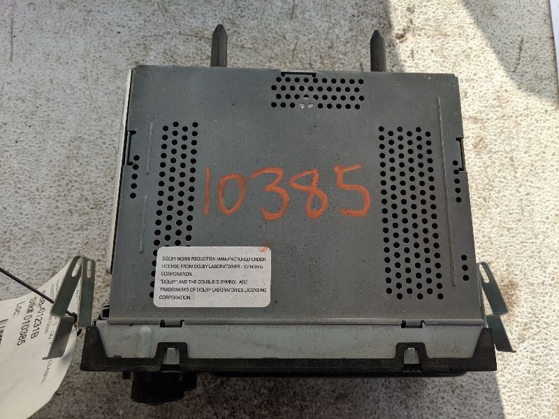 Audio Equipment Radio AM Mono-fm Stereo-cassette Opt UN6 Fits 00 LESABRE 358509