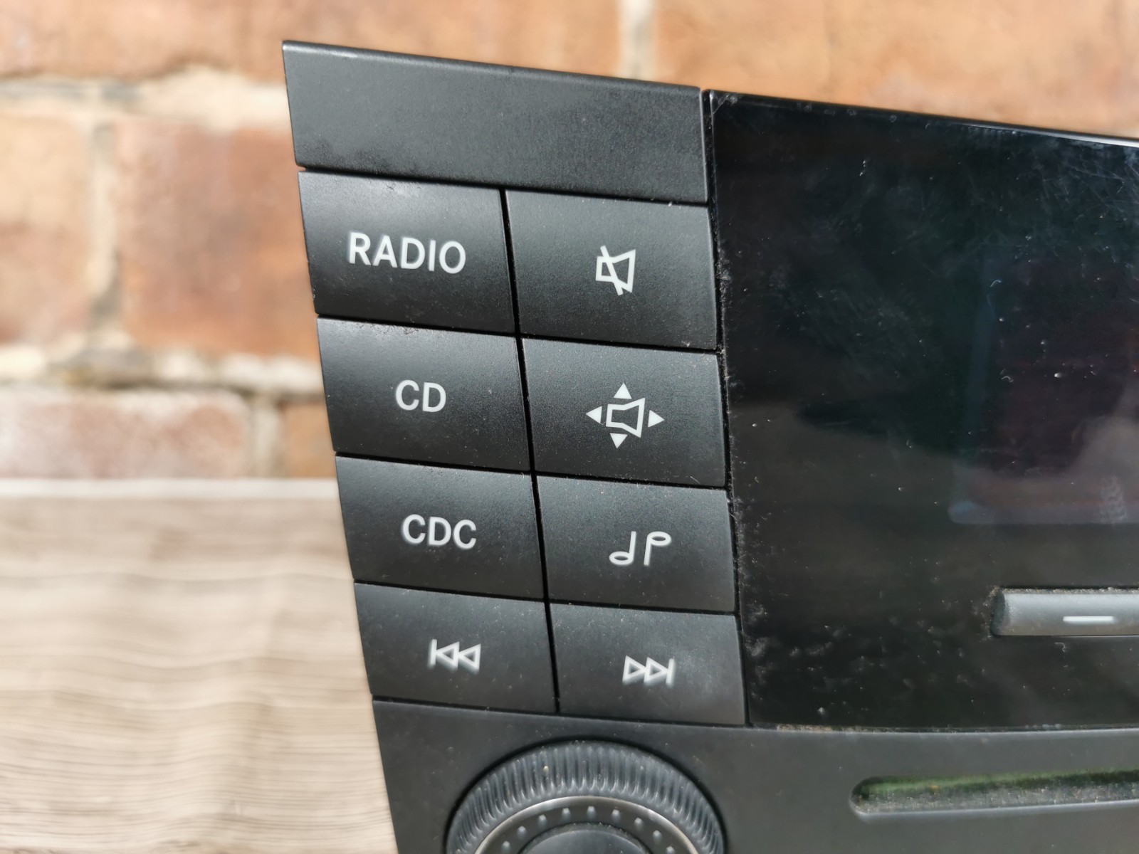 2003 MERCEDES BENZ E CLASS RADIO CD PLAYER HEAD UNIT A2118209889 NO CODE