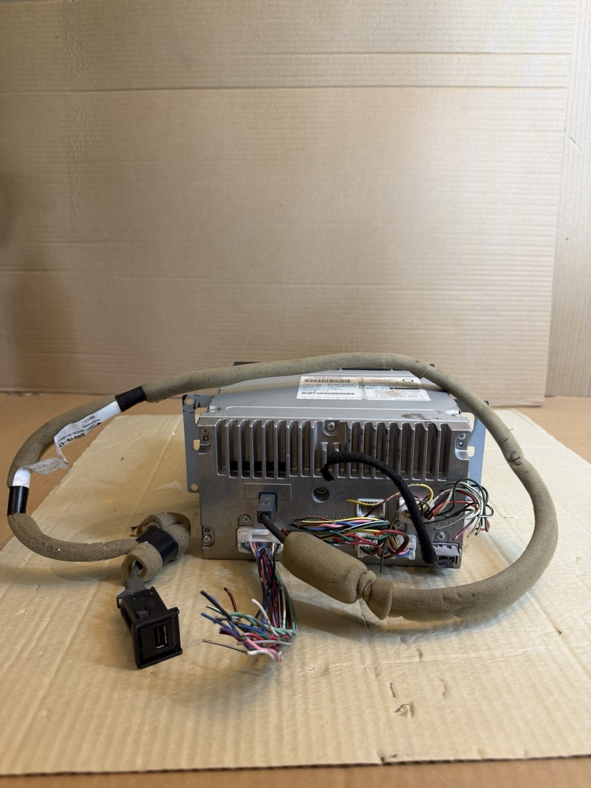 2011-2012 Nissan Rogue Am Fm CD Player Radio With Wires Stereo 28185-1VK0A OEM