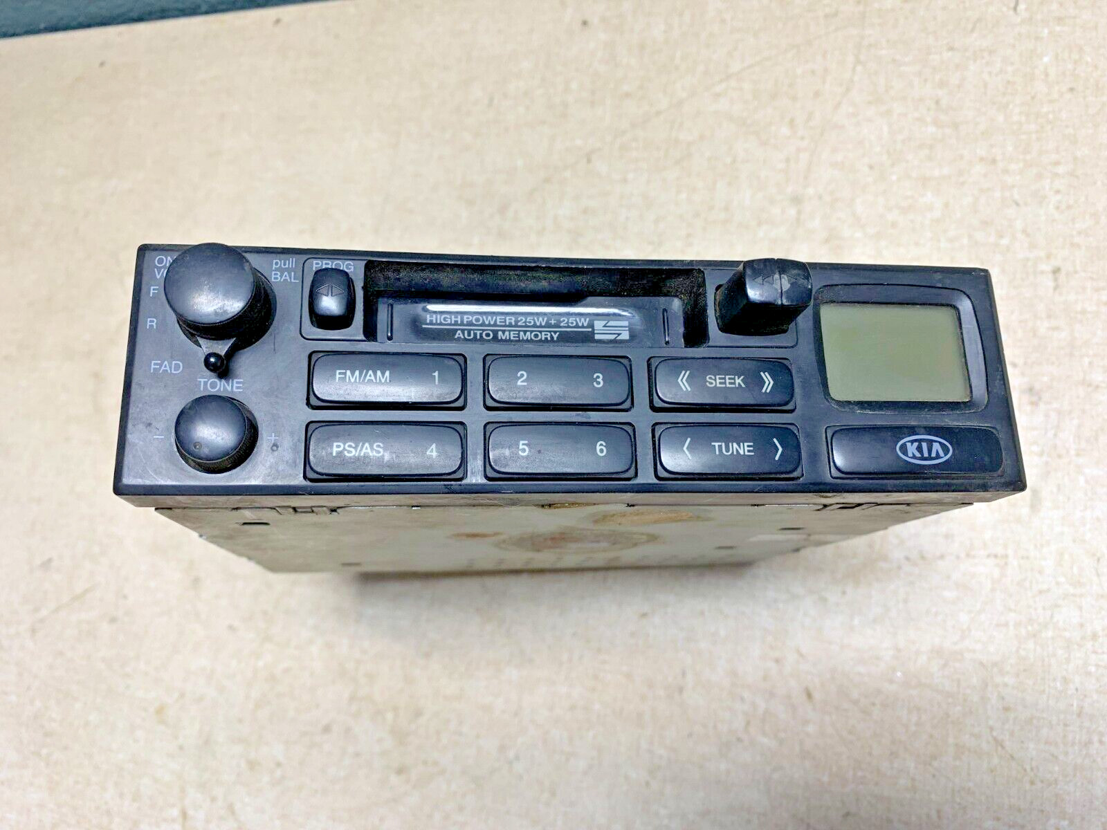1995 96 97 KIA RADIO CASSETTE PLAYER CONDITION UNKNOWN