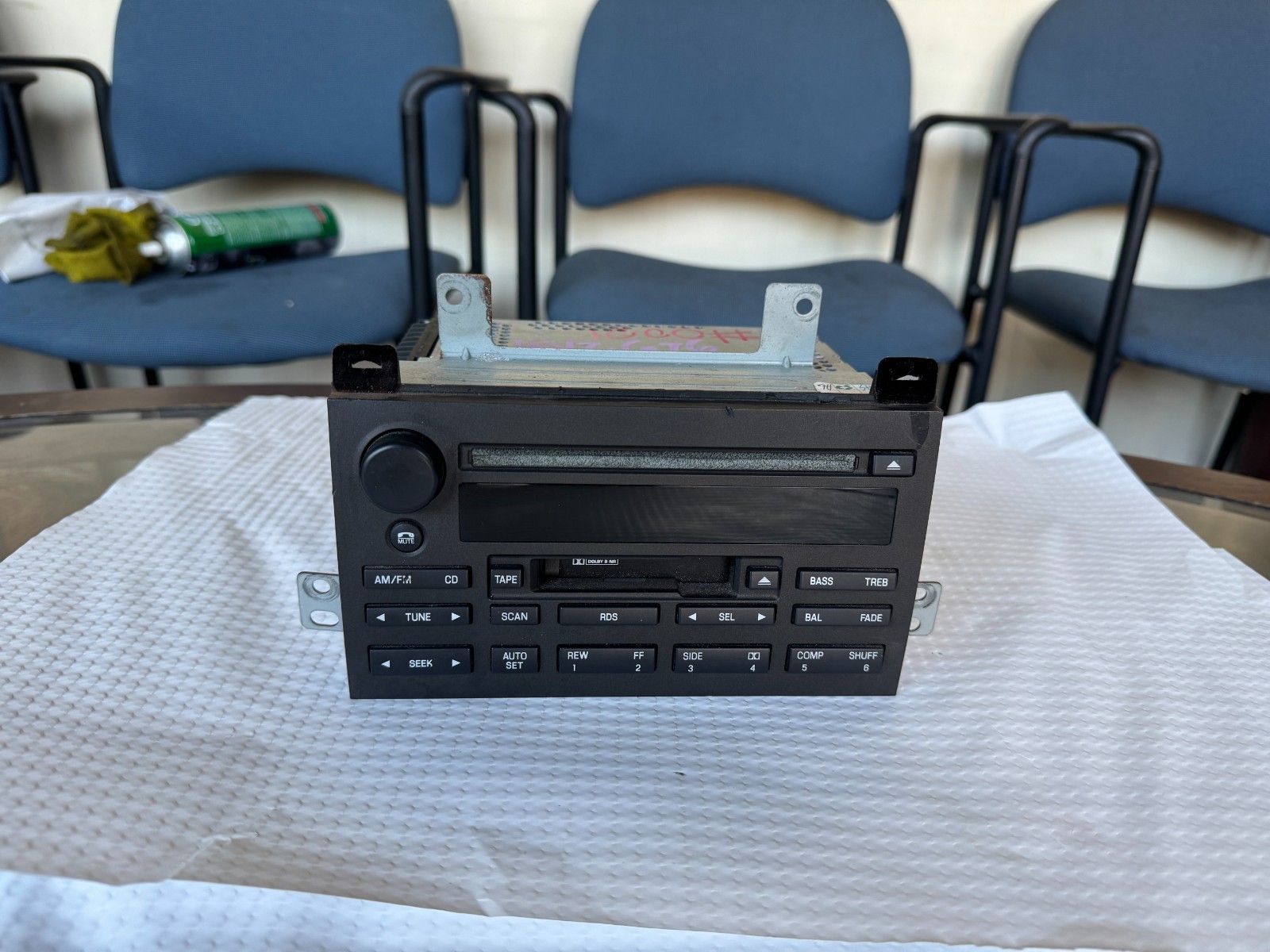 2003-2005 Lincoln Town Car OEM Radio AM FM CD Cassette 3W1T-18C868-AK