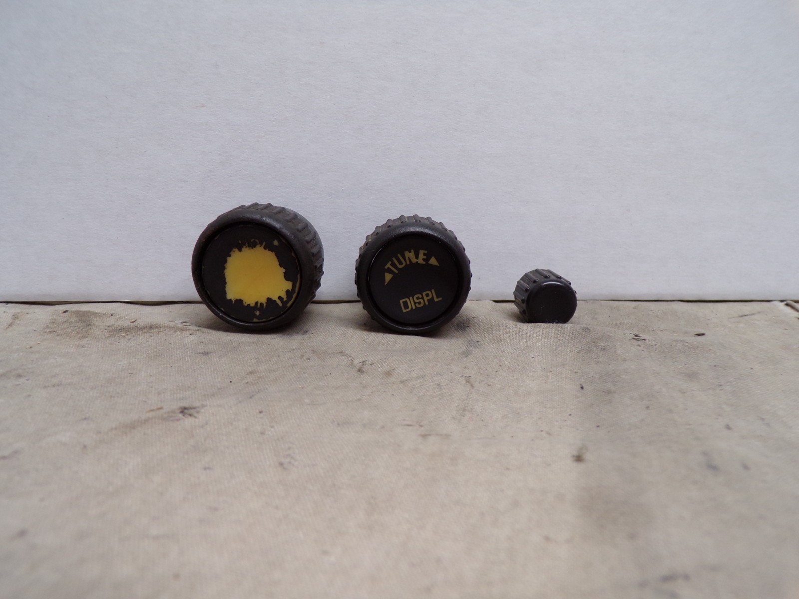 03 04 05 Silverado Tahoe Yukon Sierra Radio Cd Knob Set 10357894 NCK49