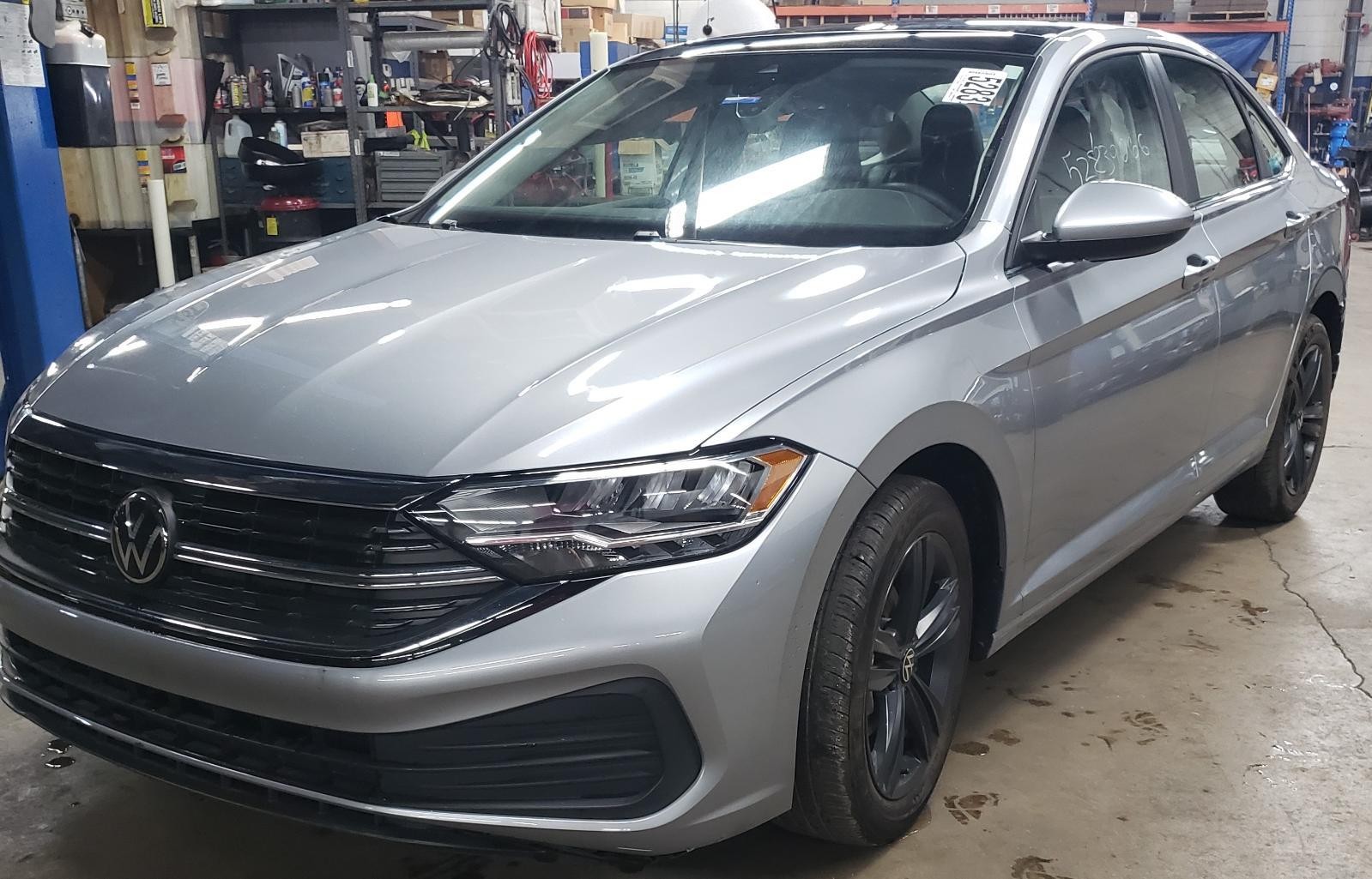 23 24 JETTA Radi Display and Controls, (8.0″ screen), w/navigation option