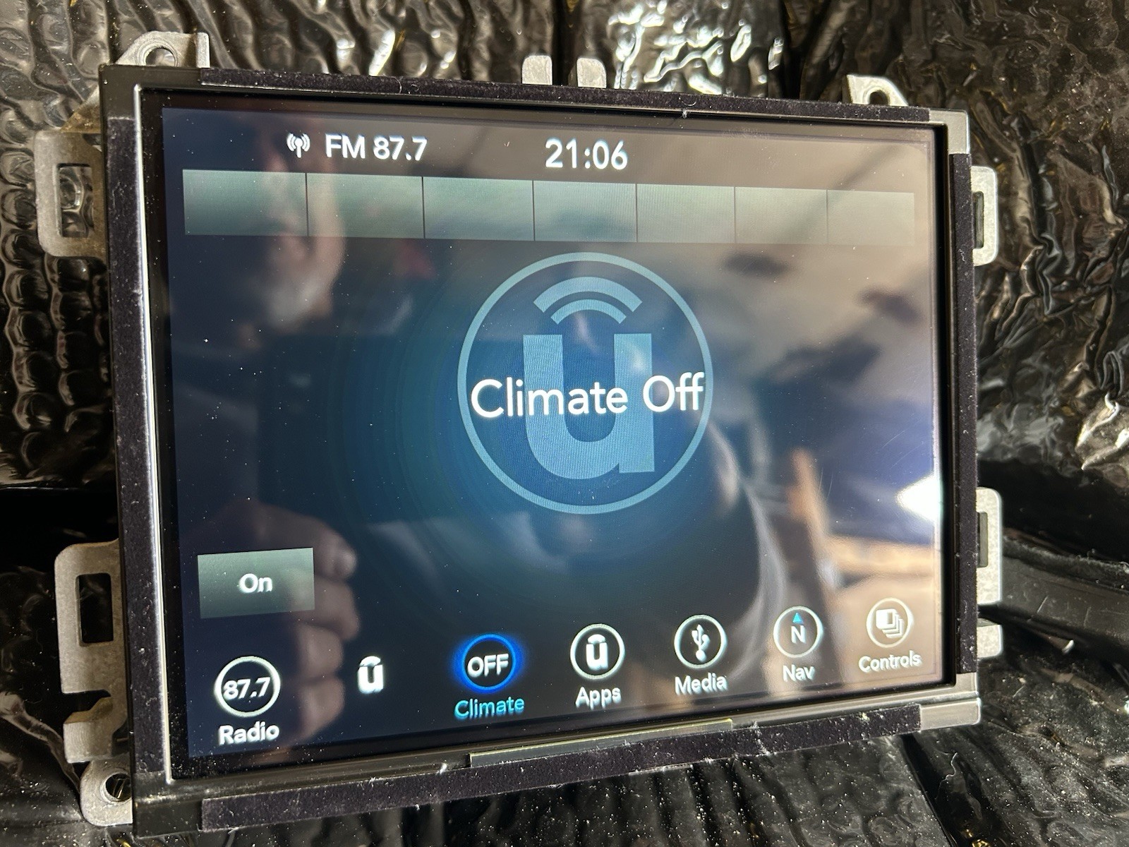 2018-2019 Jeep Wrangler Uconnect 8.4″ Navigation Radio With Surround 18 19 8”