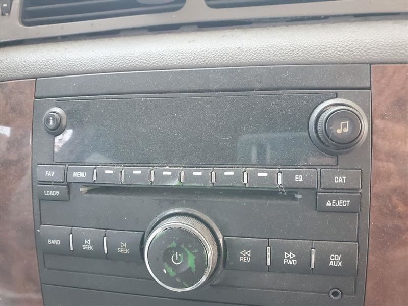 Radio US9 With Broken Tab 25864960 OEM 07 08 09 Chevrolet Suburban 1500