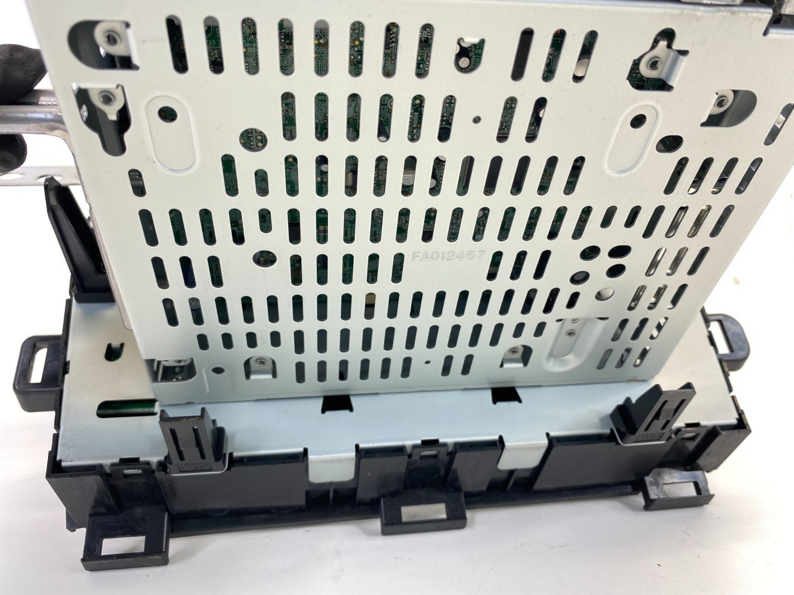 2010 2011 TOYOTA PRIUS RADIO RECEIVER CD DISC PLAYER MP3 WMA UNIT 8612047290 OEM