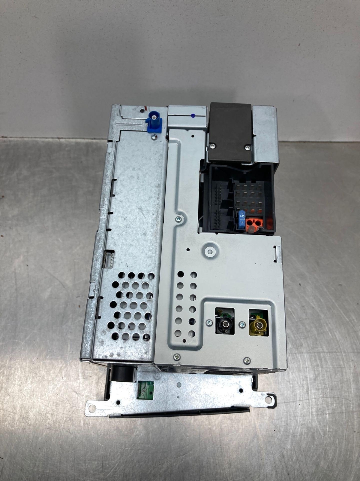2007 MERCEDES C280 OEM AM/FM RADIO RECEIVER CD PLAYER NAVIGATION UNIT 2038705489