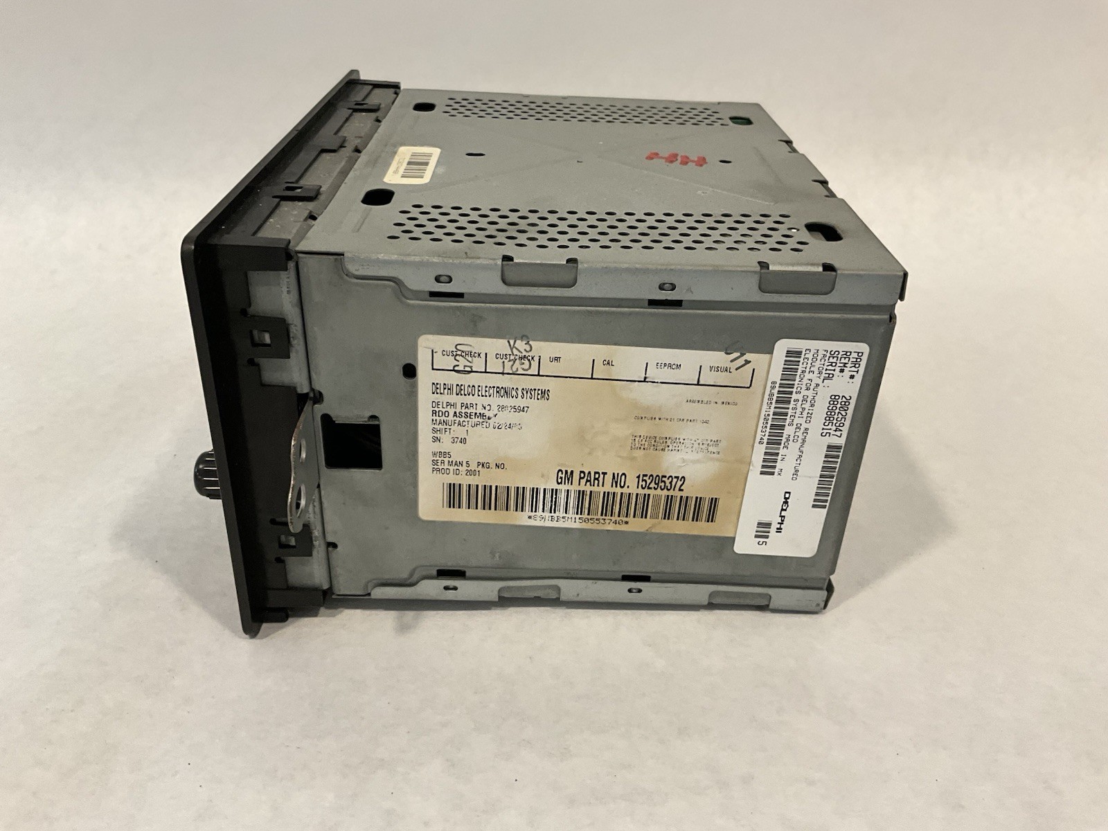 2003-2005 GMC Yukon XL Radio CD Cassette Player 15295372 Faded Tested OEM