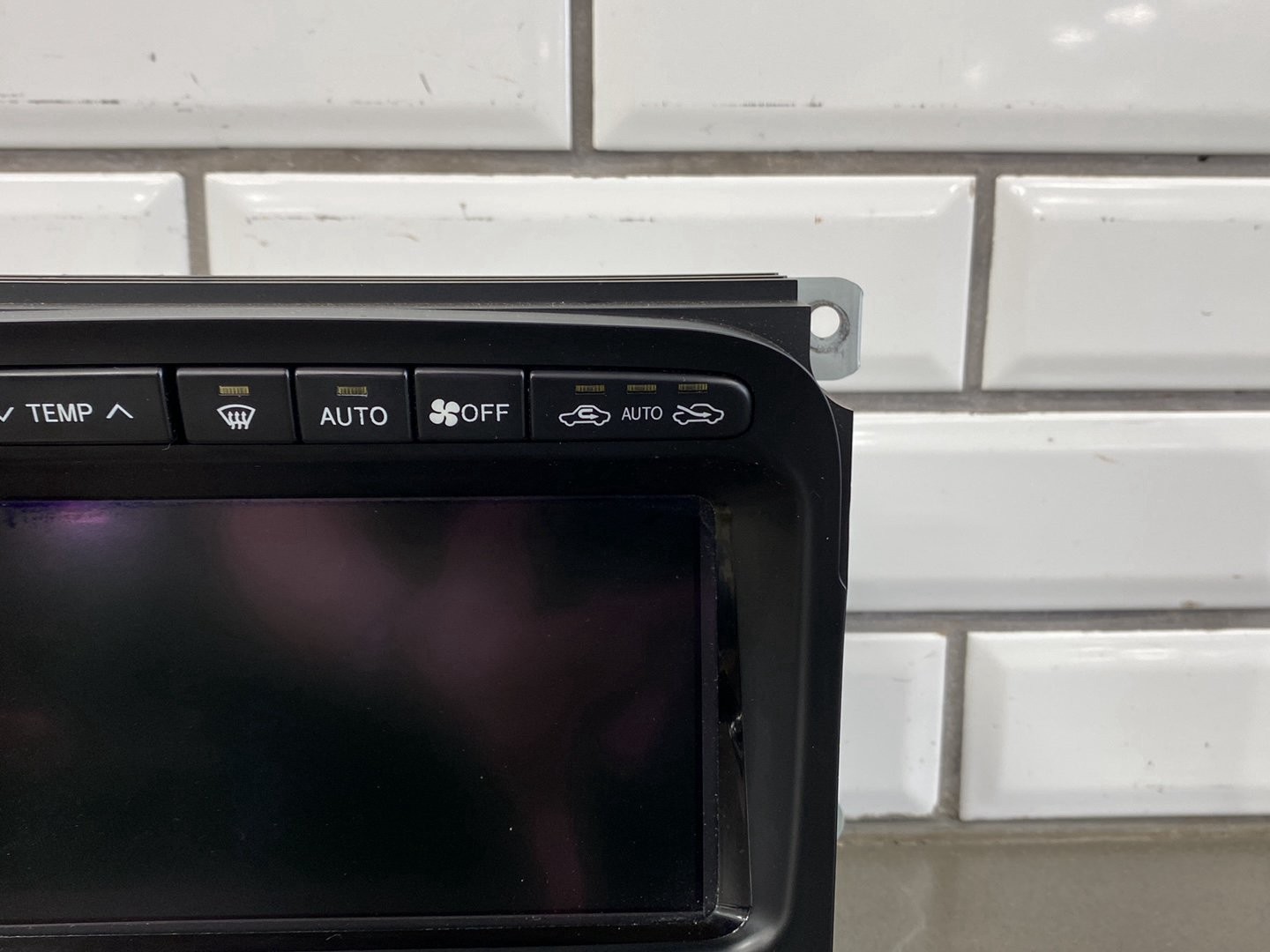 2001-2002 Lexus LX470 Navigation Multi Display Cassette Radio 8611160011 OEM
