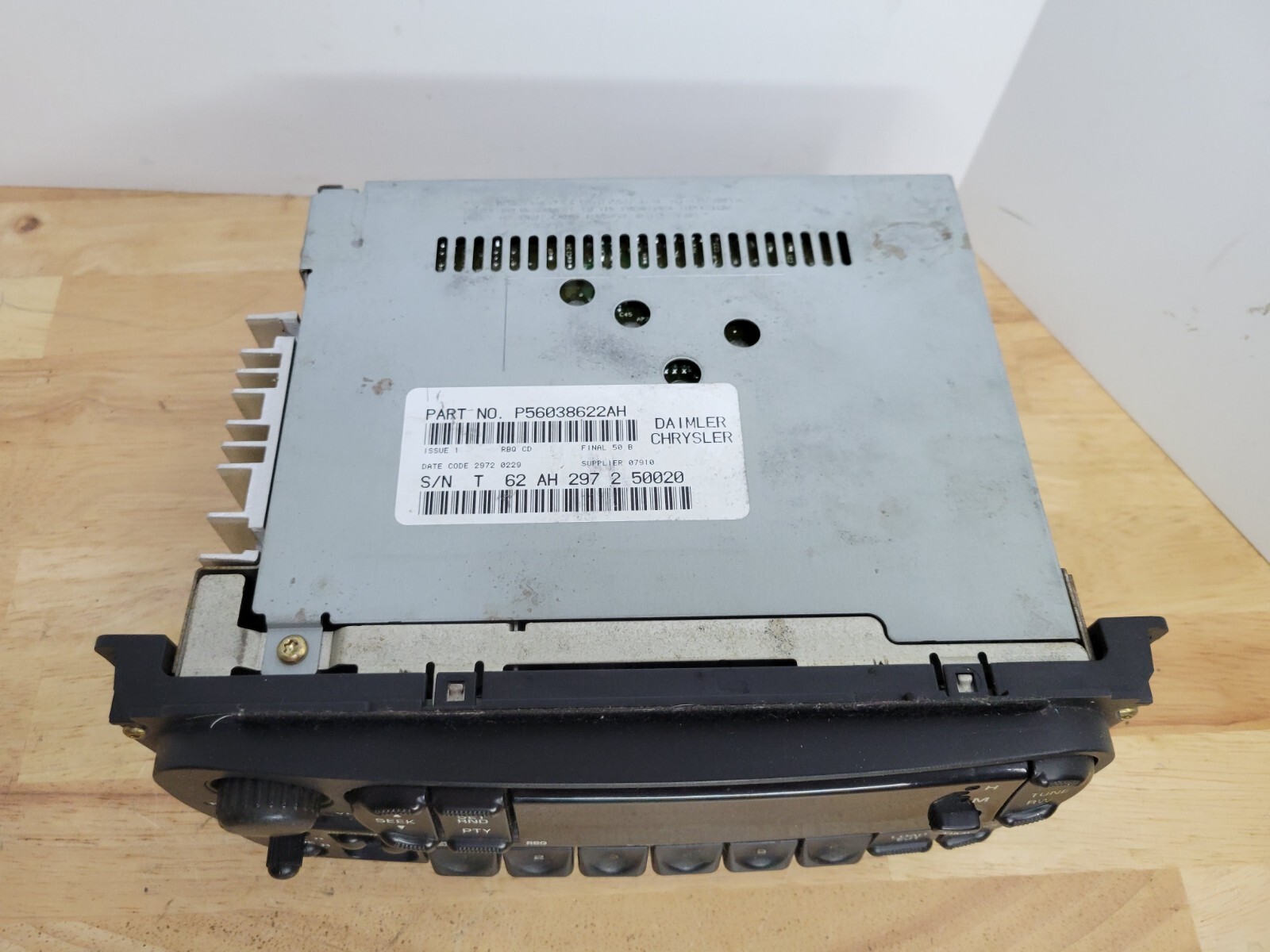 2002-2007 Jeep Chrysler Dodge OEM Radio P56038622AH 6 Disc Changer Untested