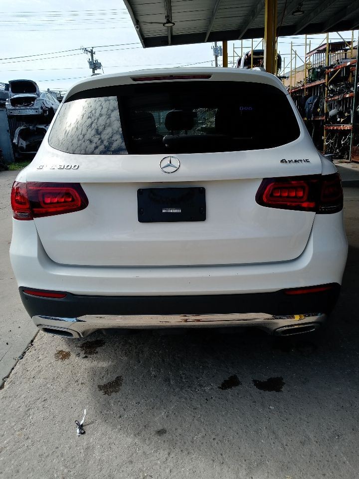 2021 Mercedes GLC300 OEM Radio Display Controls Console Mounted A2539002407
