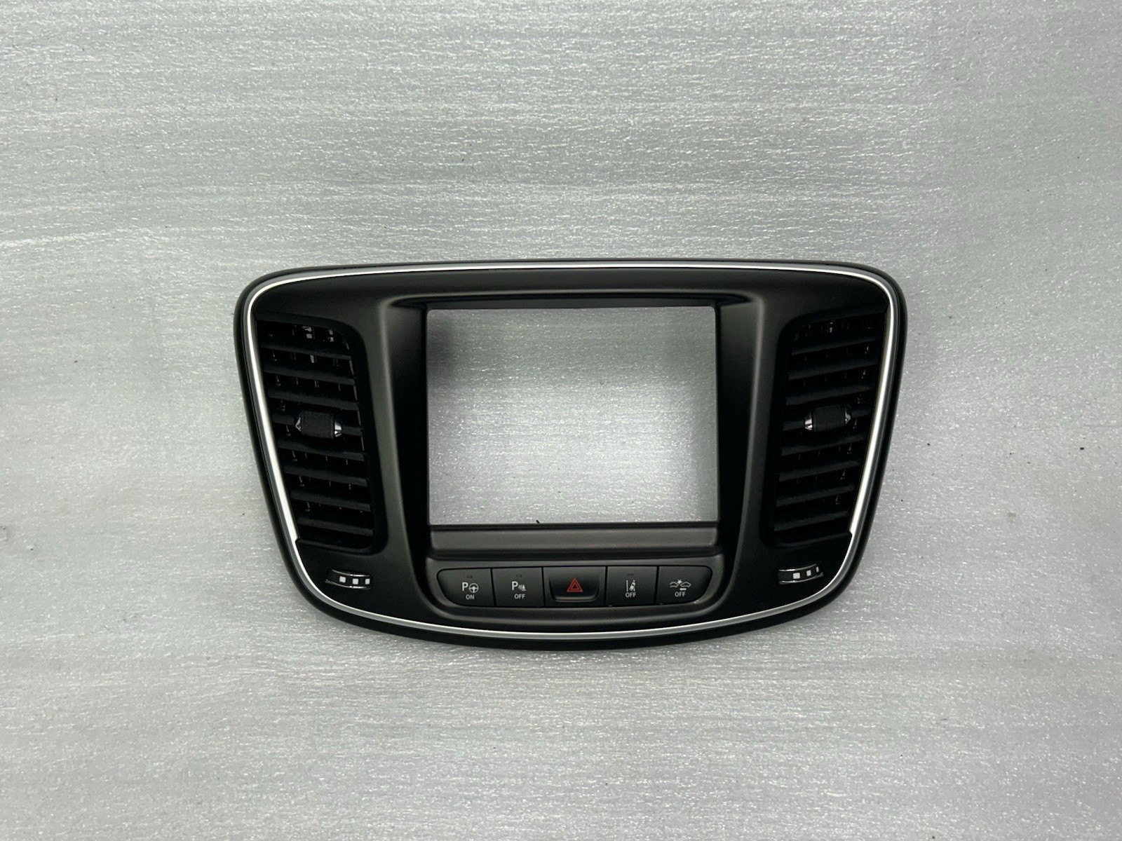 OEM 2015-2017 Chrysler 200 C Uconnect 8.4 Navigation Radio RA4 VP4 NA + BEZEL