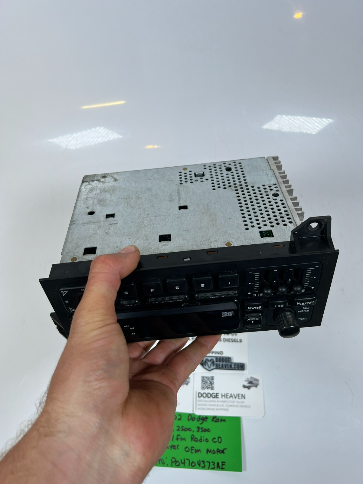 OEM Mopar 1994-2002 Dodge Ram AM / FM Radio CD Player P04704373AE