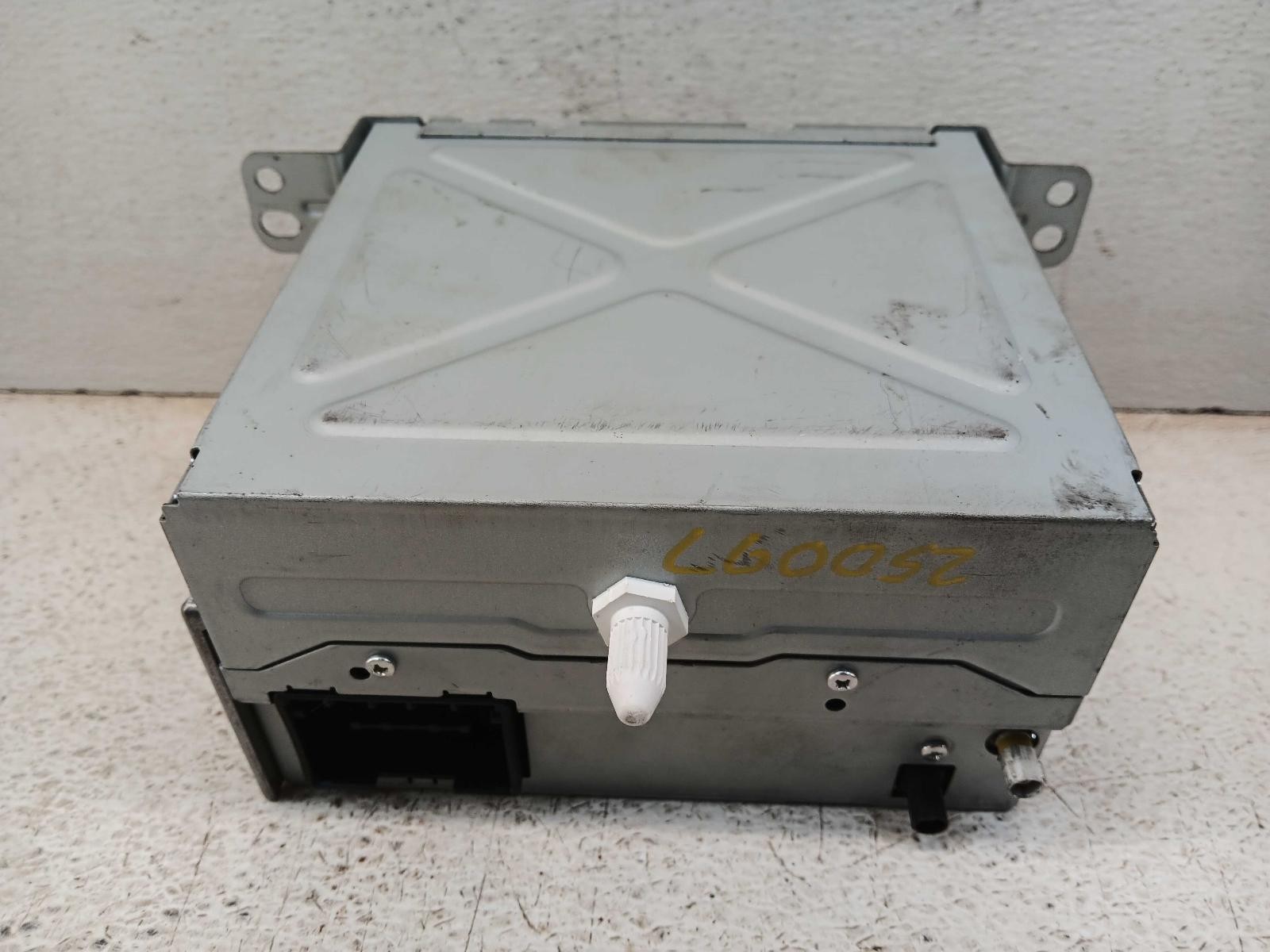 11 12 Buick Regal Radio Receiver Opt UYE ID 20983517 **May Need Programming**