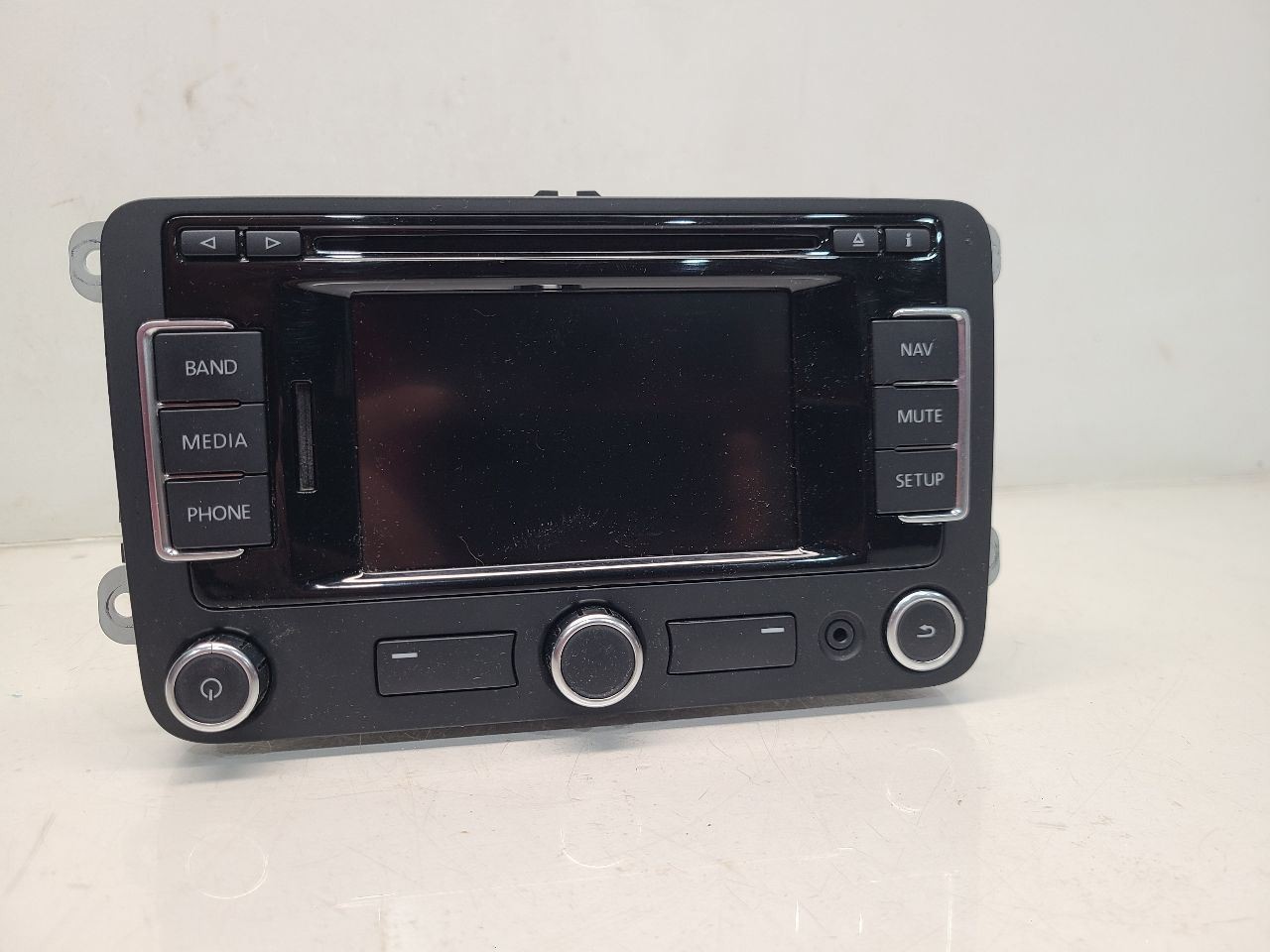 2009-17 Volkswagen Tiguan AM/FM/CD/DVD/NAV Radio Receiver – PN: 1K0035274D