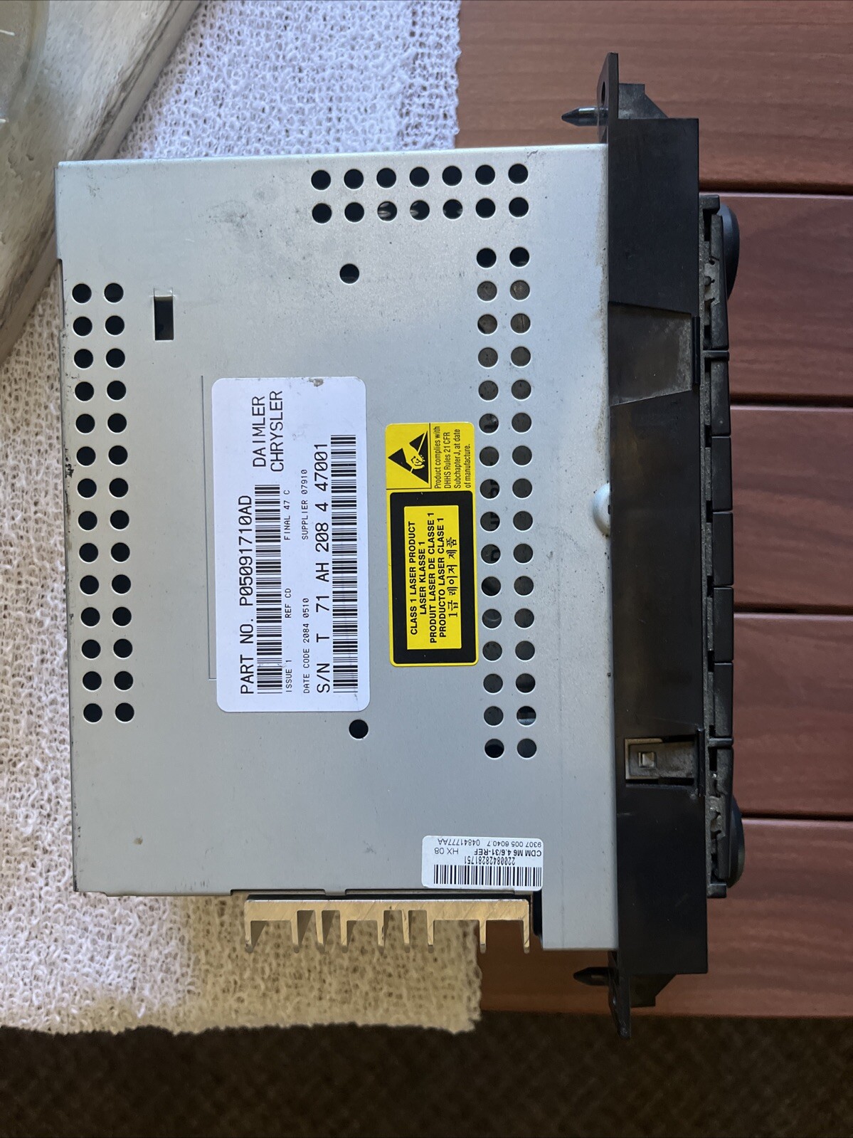 04 05 06 07 08 09 Dodge Chrysler Jeep AM FM 6 disc CD radio receiver P05091175AD