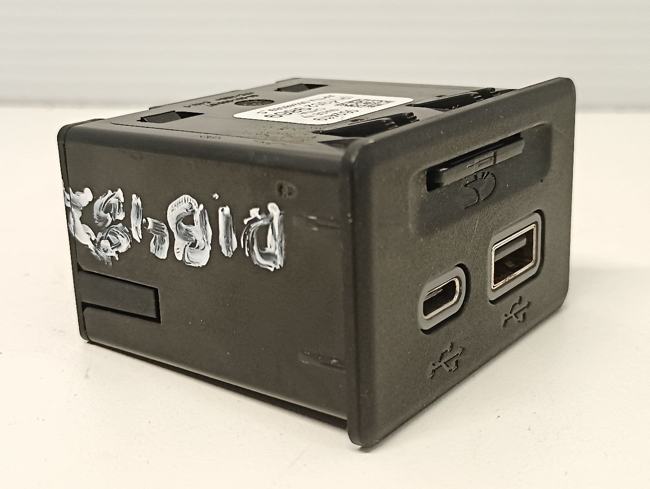 13529869 SD Card Reader USB Port From 2020 GMC Acadia 12221119