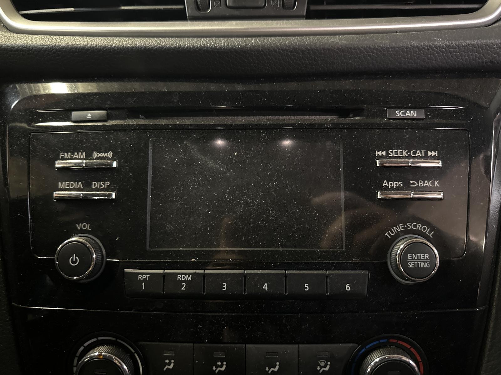 15 16 Rogue Radio Receiver AM-FM-CD W/ Satellite **May Need Programming**