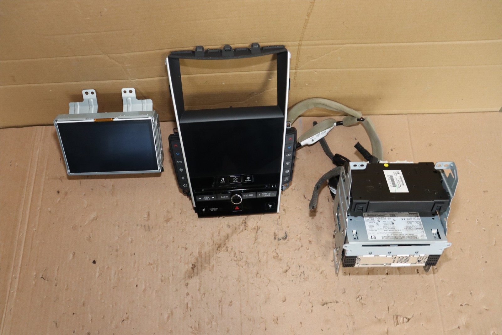 2024 INFINITI Q50 COMPLETE NAVIGATION RADIO DISPLAY TOUCH SCREEN SET OEM Carplay