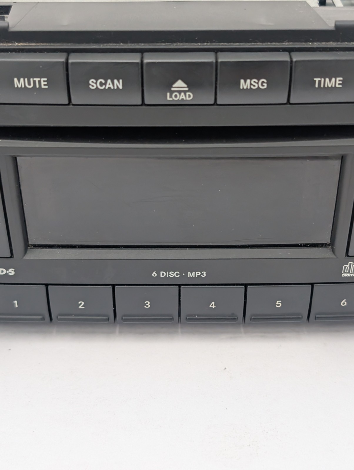 JEEP CHRYSLER DODGE OEM RADIO STEREO W/ HOUSING 6 DISC MP3 P05064010AL 2004-2010