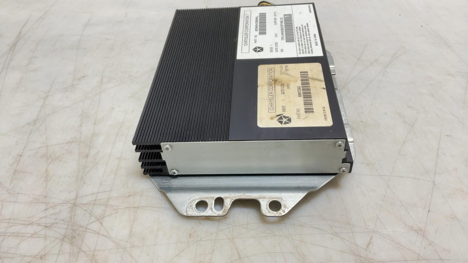 Jeep Wrangler JK OEM Factory Stock Premium Amplifier 05064389AL 2013-2014 173059