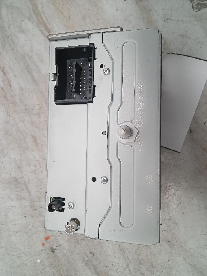 Audio Equipment Radio Receiver AM-FM-XM-CD-MP3 Opt Uye Fits 11-12 CAMARO 331191