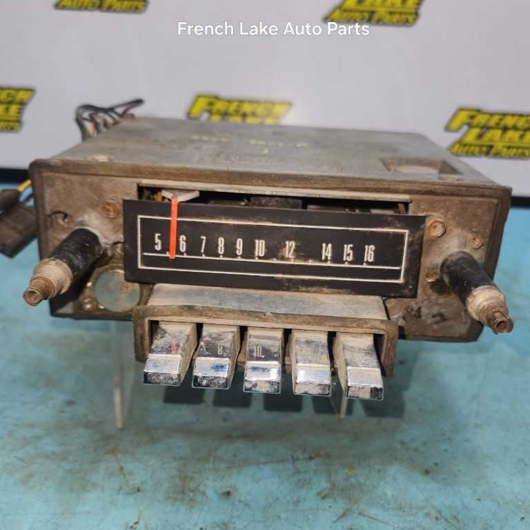 FORD PUSH BUTTON RADIO FOR PARTS OR REPAIR FITS 1965 LINCOLN 1227694