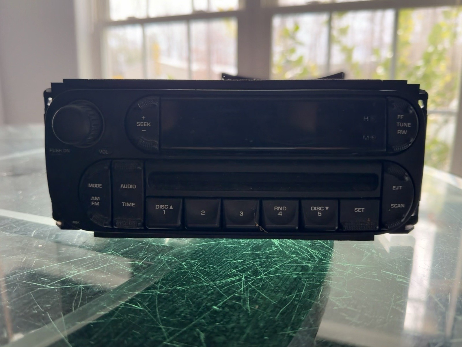 2002 – 2006 Jeep Wrangler TJ Audio Radio Receiver AM/FM/6-CD Changer P05091506AE