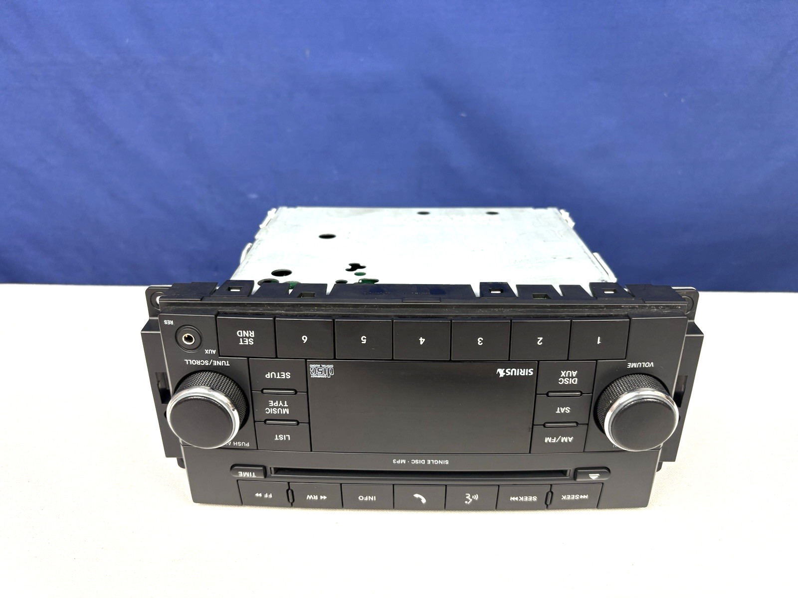 2007-2014 Dodge Chrysler Jeep Wrangler OEM Radio Stereo CD AUX AM FM P68021161AD