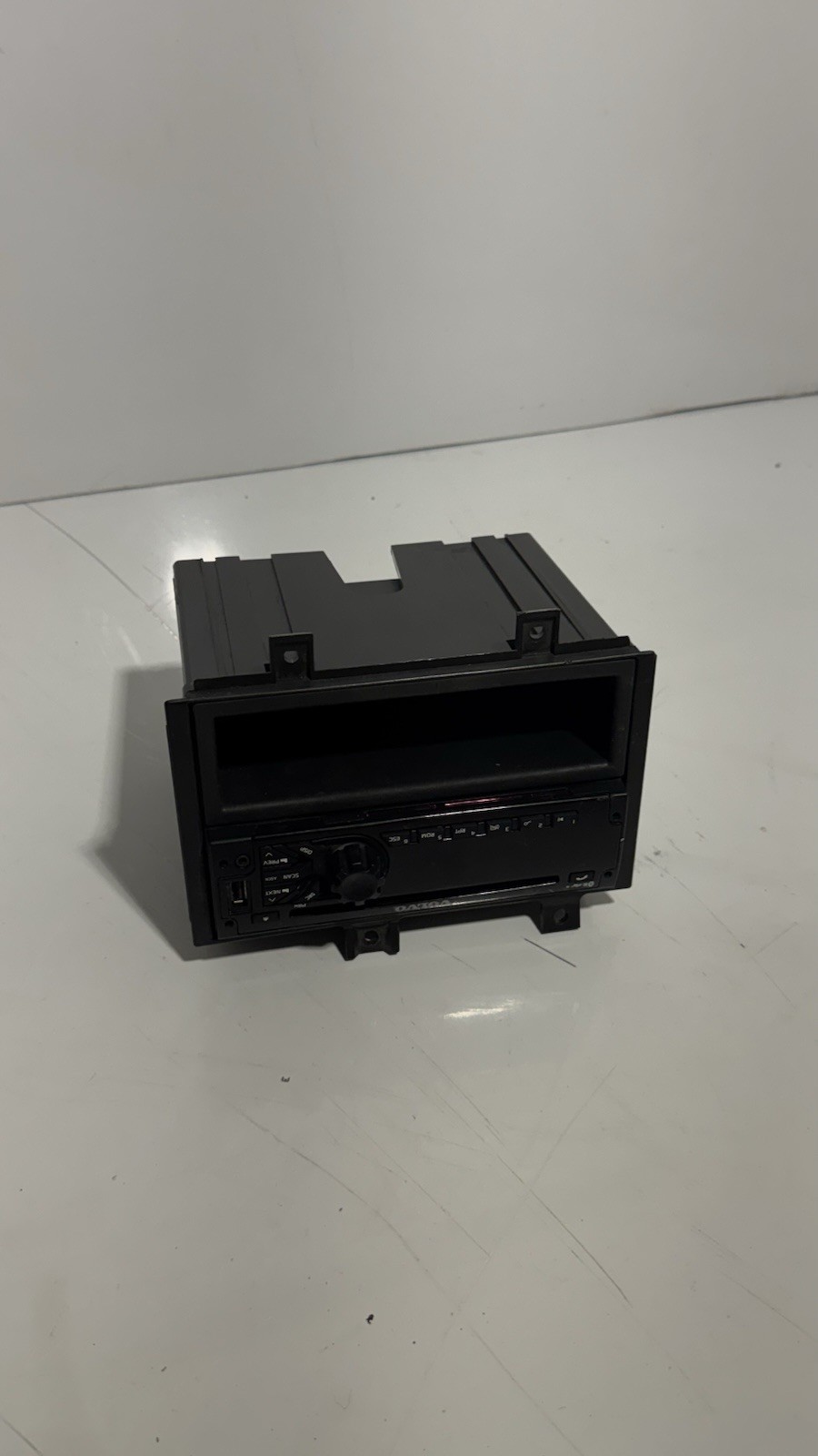 Volvo 24145135 Bluetooth CD Radio