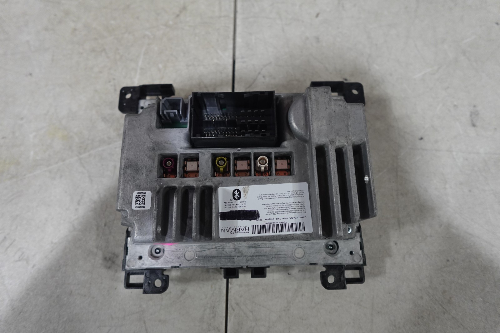 2015-2017 CHRYSLER 300 8.4″ UCONNECT TOUCH SCREEN DISPLAY #101863-86E