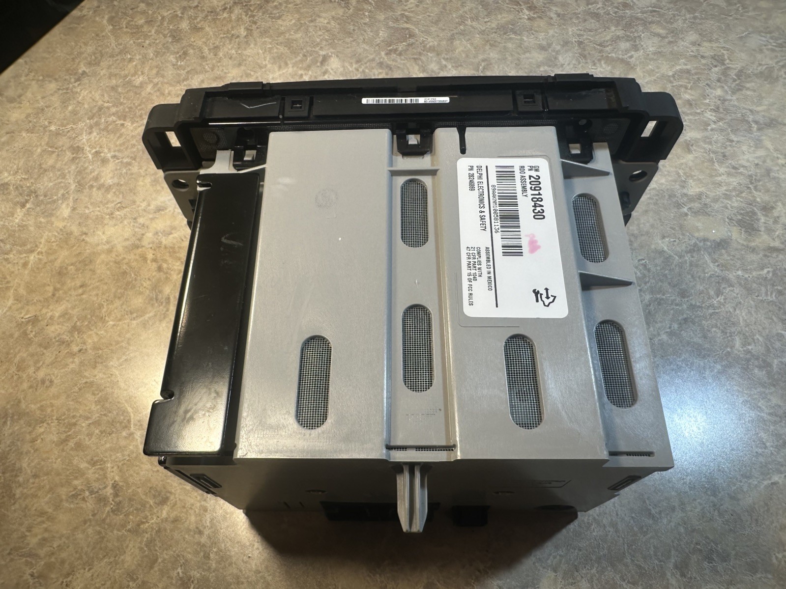 Genuine GM Radio part #20918430 Delphi Electronics AM/FM CD 2010-15 Chevy GMC