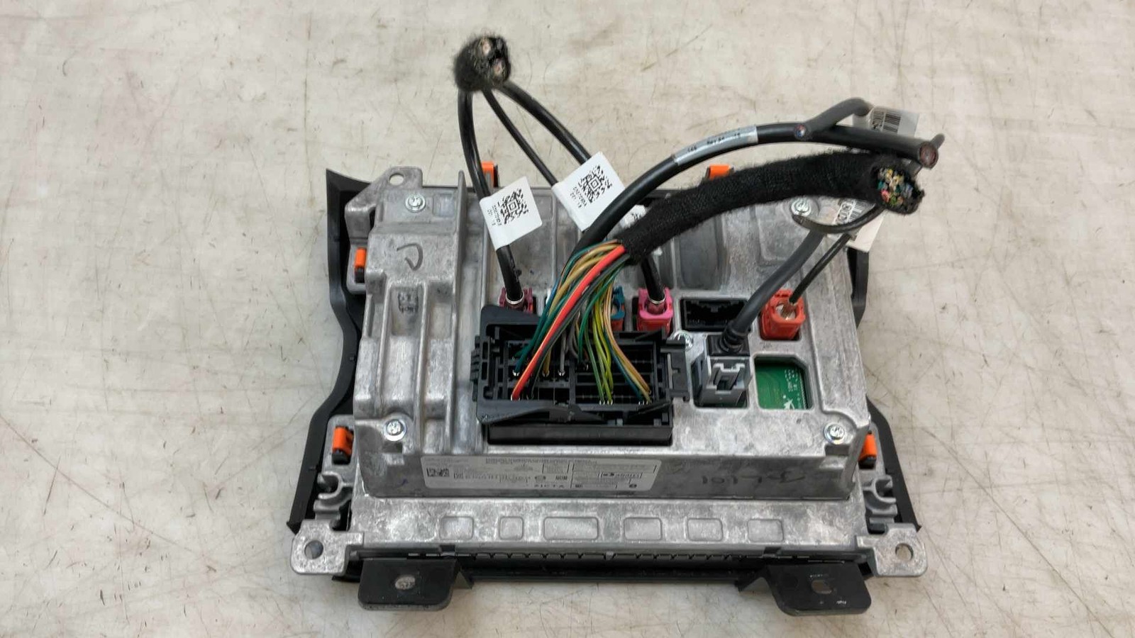 Jeep Wrangler JL OEM 8.4 Touchscreen Radio w U Connect 2018 141196