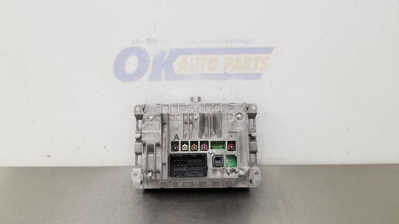 19 DODGE RAM 1500 RADIO DISPLAY AND RECEIVER CLASSIC STYLE